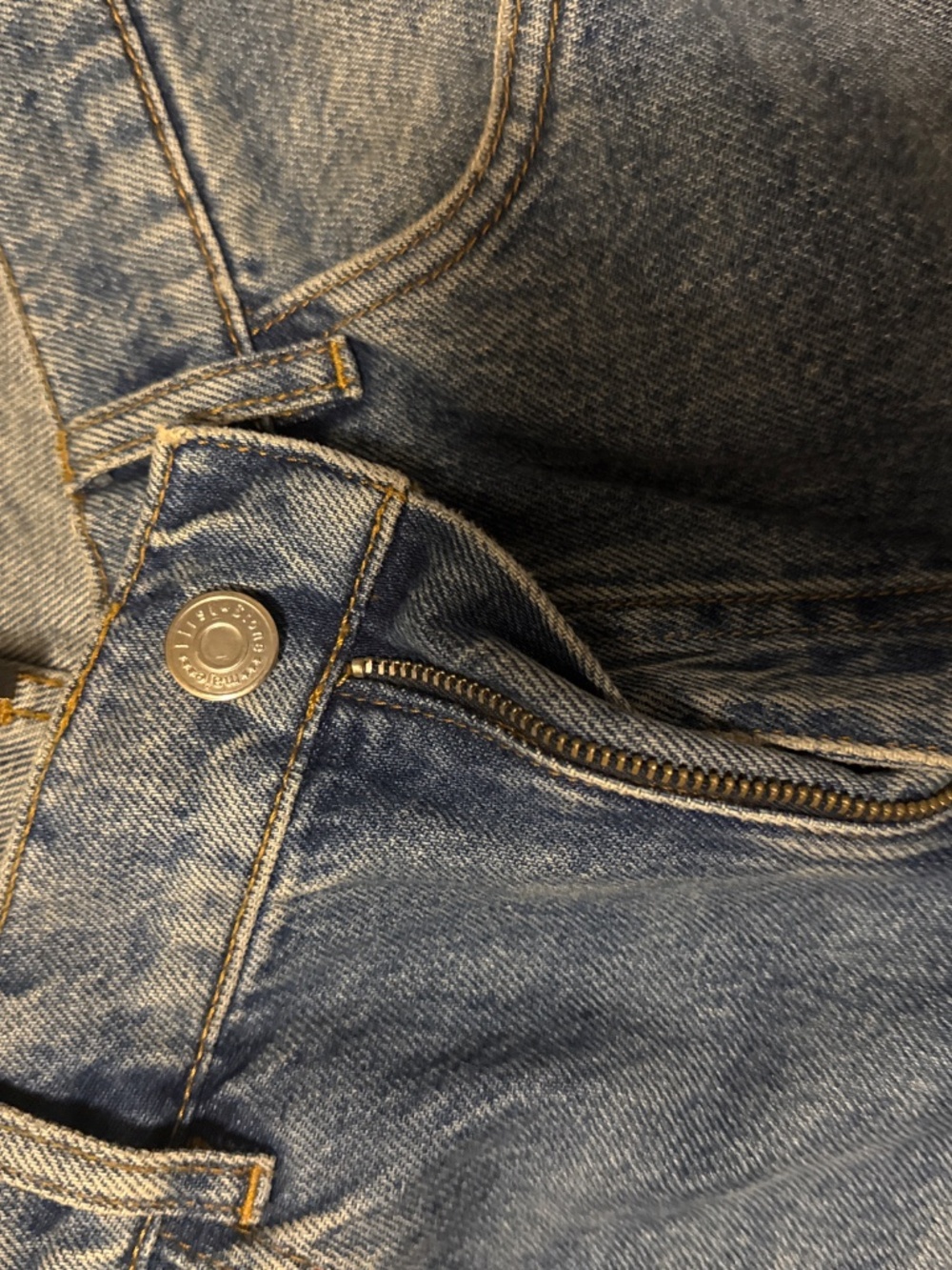 Jeans - Picture 3 of 5